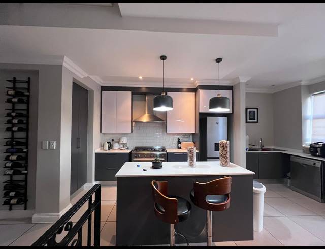 3 BEDROOM SECTIONAL TITLE TO LET IN BRYANSTON